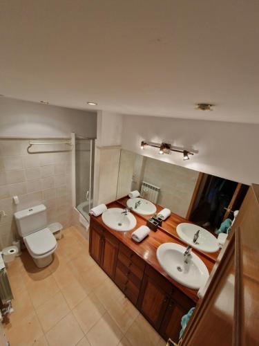 Ένα μπάνιο στο Casa Las Planas