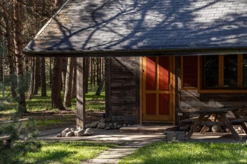 ホリデーパークが所在する建物