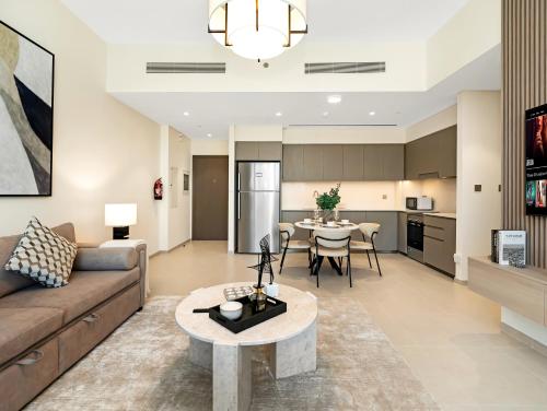 Una cocina o cocineta en Burj Khalifa View Infinity Pool Walk to Dubai Mall