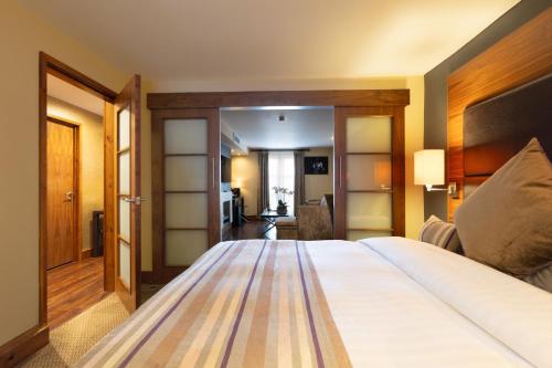 Suite (Adults Only)