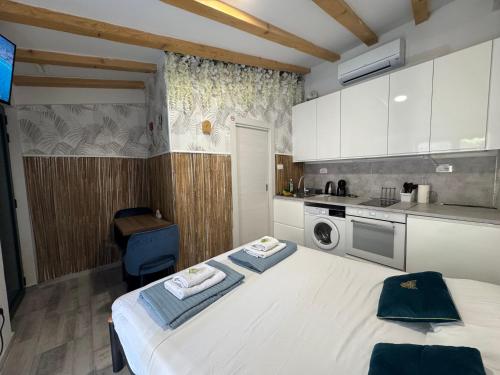 Supreme Location-Old Town Apt Luce City Centre