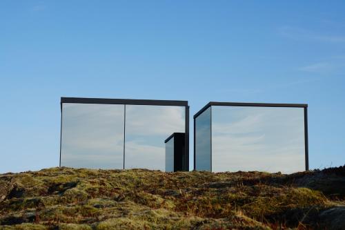 Fotografie z fotogalerie ubytování Mirror Suite v destinaci Hjarðarholt