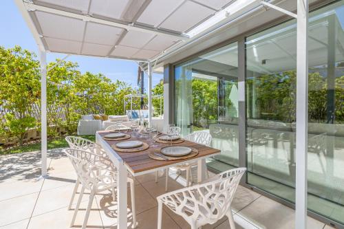 Balkón nebo terasa v ubytování Luxury House Chaparral Golf E38 by AORA STAY