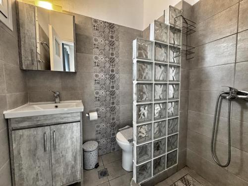 Phòng tắm tại Dreams Street Apartment