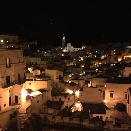 Vista generica su Matera o vista sulla città dall'interno del bed & breakfast