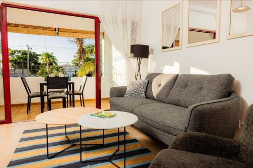 Modern and Spacious 3 Bedroom Apartment By The Beach