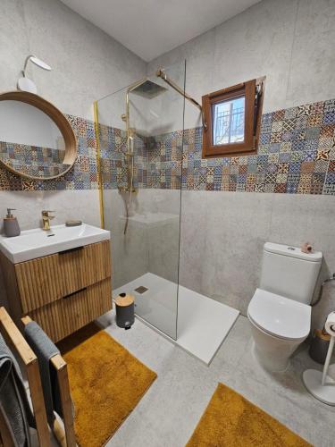 Ένα μπάνιο στο Vera Apartamento Perla Esmeralda