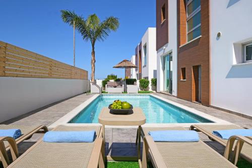 Piscina a Villa Carmen o a prop