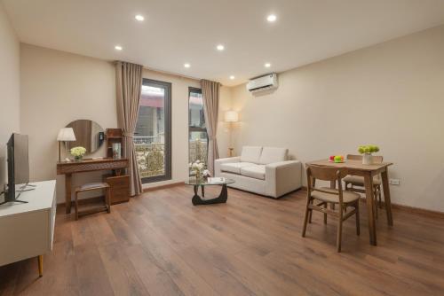 Posezení v ubytování Fuji Apartment Hoàn Kiếm