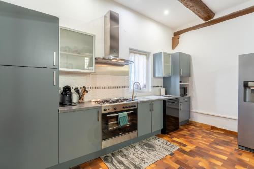 Kuchyň nebo kuchyňský kout v ubytování Maison en Campagne Avignon