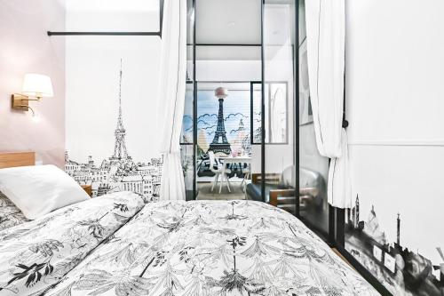 Photo de la galerie de l'établissement Jacuzzi & Balneotherapy for a passionate couple, à Paris