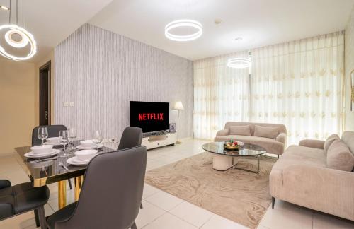 Granduer 1 BR in Windsor Manor Canal Front Living With Burj Views