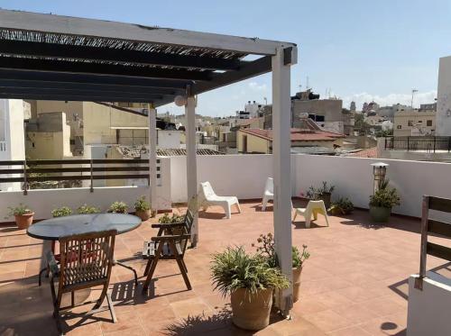 Stylish Art House Palmeti
