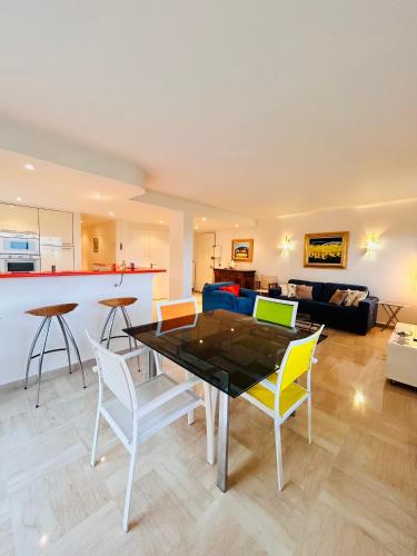 Golden Mornings, Sea, Garden, Breakfast & Free Parking