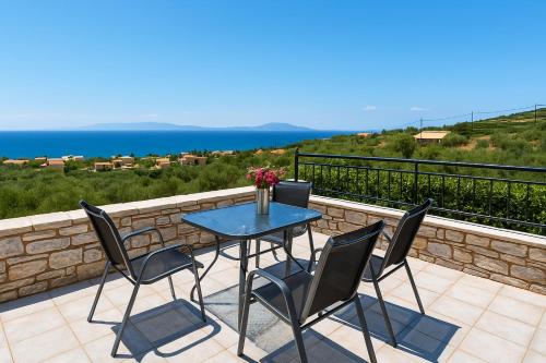 Seaside Serenity - Stylish Seaview Home