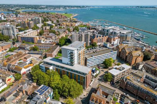 Γενική άποψη της πόλης Poole ή θέα της πόλης από  αυτό το διαμέρισμα