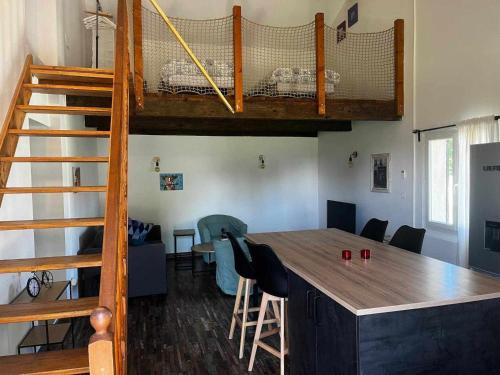 Fotografie z fotogalerie ubytování Gîte The Butterfly - 1 bedroom and mezzanine v destinaci Monteux