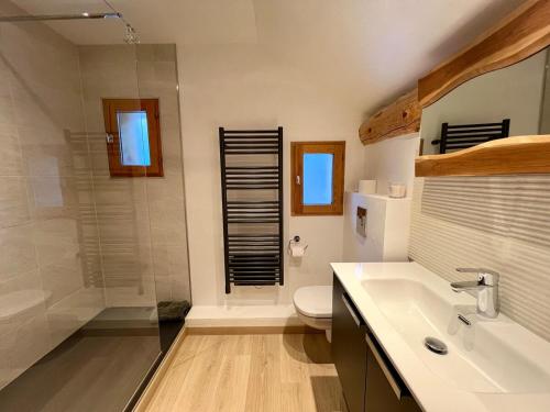 Chalet Serre Chevalier 160m2 9 pers - Sauna, 5 chambres photo 3