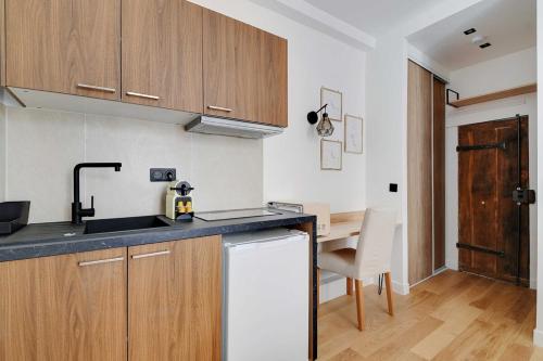 Studio-Suite 4 stars, 15m from Eiffel, Refined