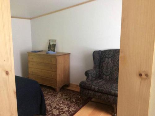 Posezení v ubytování Rustic Couples' Cabin for Idyllic Catskills Getaway, Upstate New York