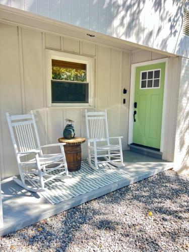 Fotografie z fotogalerie ubytování 3 Bedroom - Boho By the Star - Cozy Home Close to Downtown Roanoke v destinaci Roanoke