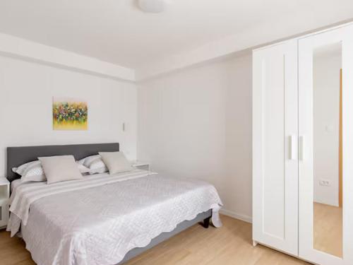 Apartment Mara with Free Parking