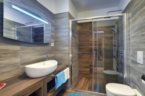Bilik mandi di House Miceli