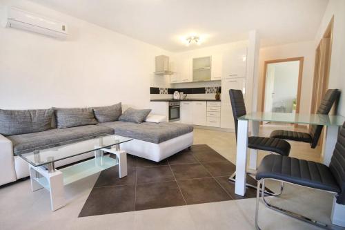 Apartment Regi