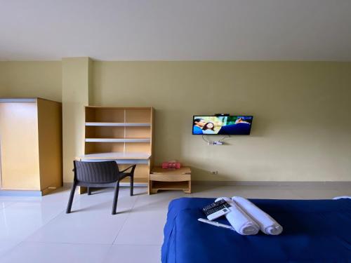 TV a/nebo společenská místnost v ubytování Homestay Sentul Bogor