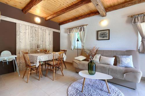 House Ana