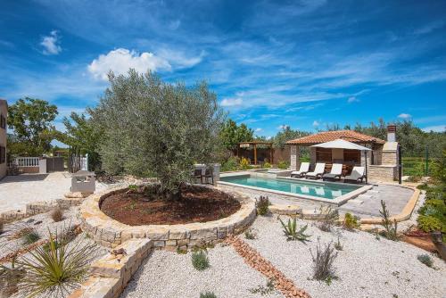 Apartments Jela