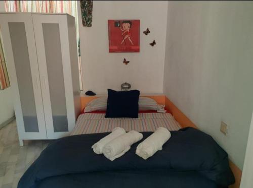 Zdjęcie z galerii obiektu Apartamento tipo loth Alameda w Sewilli
