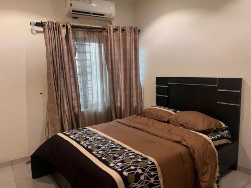 Postel nebo postele na pokoji v ubytování Luxury, Fully Serviced , 3BR Apt in Secure Estate, Lekki