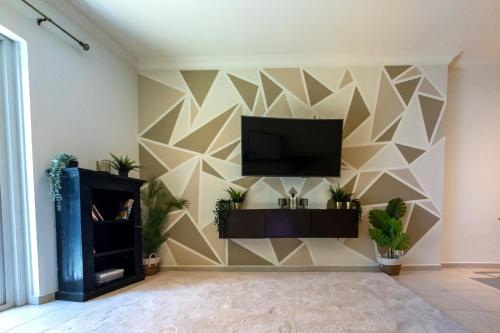 Μια τηλεόραση ή/και κέντρο ψυχαγωγίας στο Marina Mirage