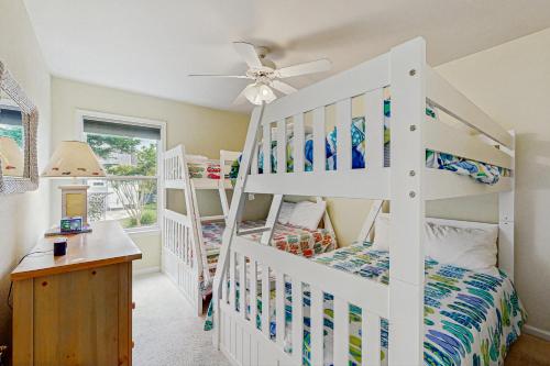 Katil atau katil-katil dalam bilik di Clearwater -- 33718 East Hampton Ln