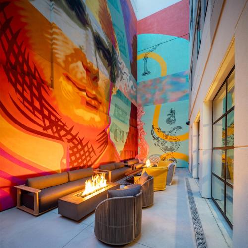 Un lugar para sentarse en Moxy Cincinnati Downtown