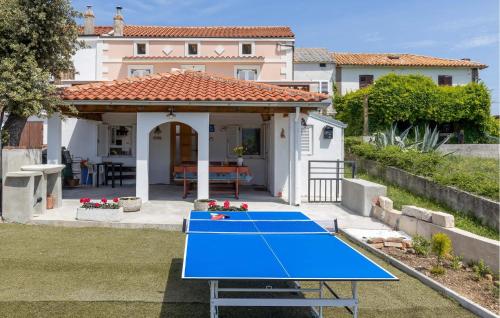 Awesome Home In Lopar With Wifi