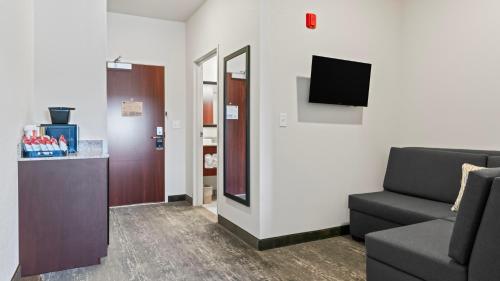 TV a/nebo společenská místnost v ubytování Cobblestone Inn & Suites - Julesburg