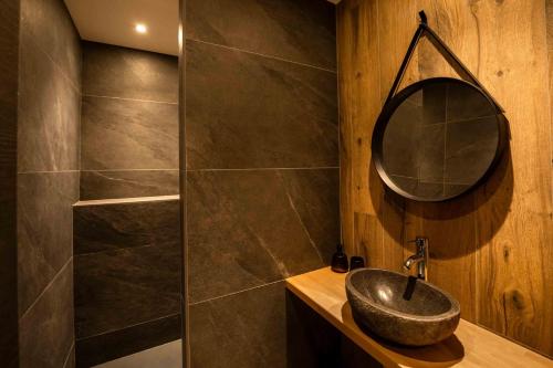 Ένα μπάνιο στο chalet zélcova avec spa à Gérardmer