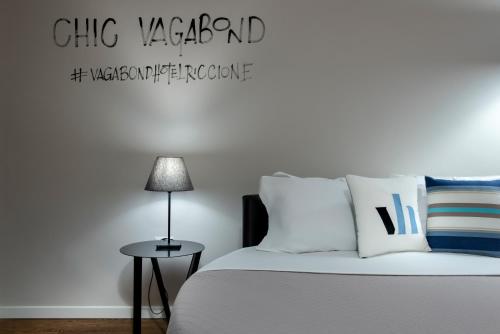 Postel nebo postele na pokoji v ubytování Hotel Vagabond