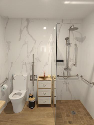 Eliving - Apartment BioPark City Center & Airport