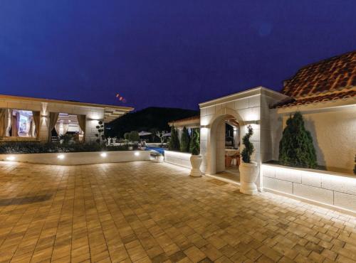 Luxury Villa MaLo