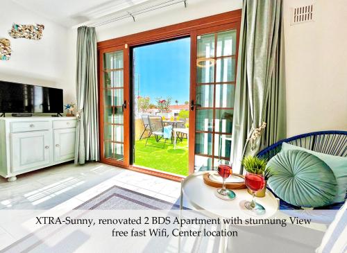 At the Beach, sunny bungalow & 2 heated pools, large terrace, in Costa Adeje