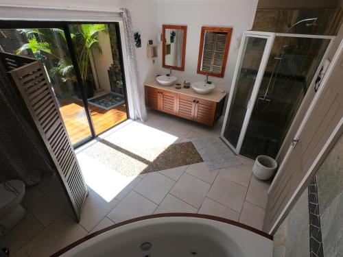 Un baño de SWEET ISLAND petit dejeuner inclus