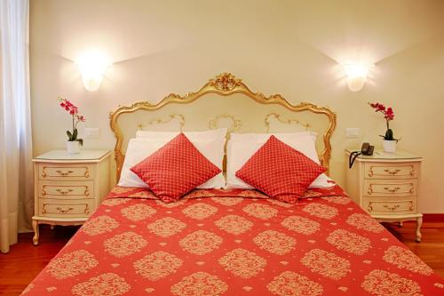 Letto o letti in una camera di Hotel San Luca Venezia