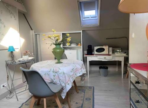 Kuchyň nebo kuchyňský kout v ubytování Chambres d'hotes Joséphine 2 ou 4 voyageurs