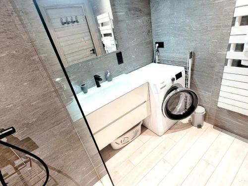 Phòng tắm tại Appartement moderne aux Gets, 4 pers, centre, wifi, parking - FR-1-598-64