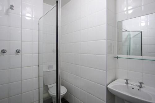 ห้องน้ำของ Vetho 2 Apartments OR Tambo Airport
