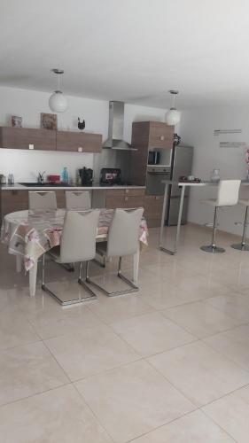 Dapur atau dapur kecil di " les chênes "
