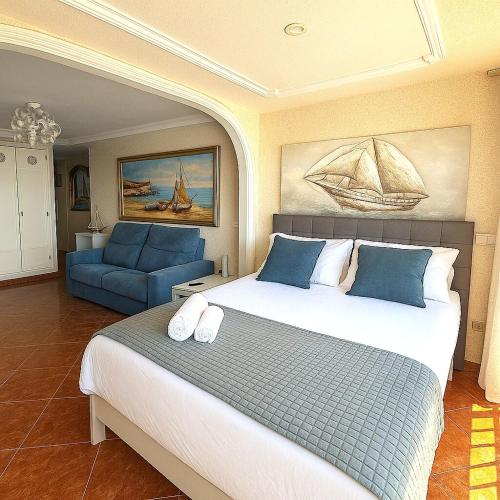Beachfront apartment with garage